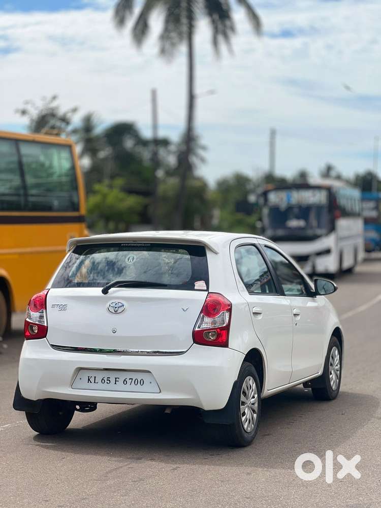 Toyota Etios Liva V, 2015, Petrol