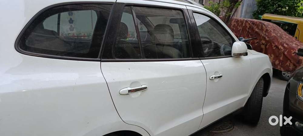 Hyundai Santa Fe 2011 Diesel 98000 Km Driven