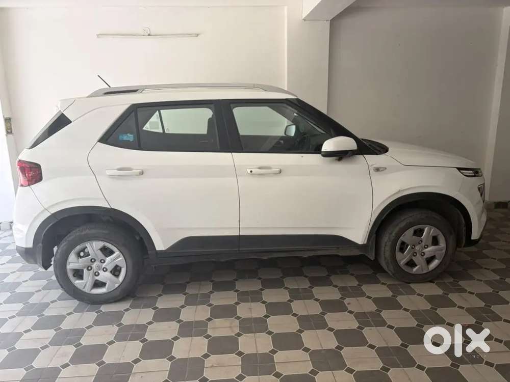Hyundai Venue 2020 Petrol 36675 Km Driven