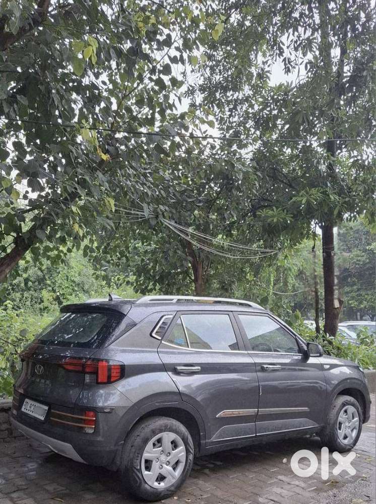 Hyundai Venue 1.2 S Plus, 2022, Petrol