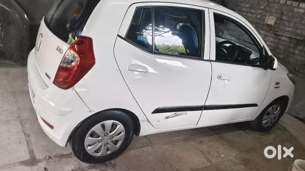 I10 Magna Petrol Cng First Owner 2028 Passing