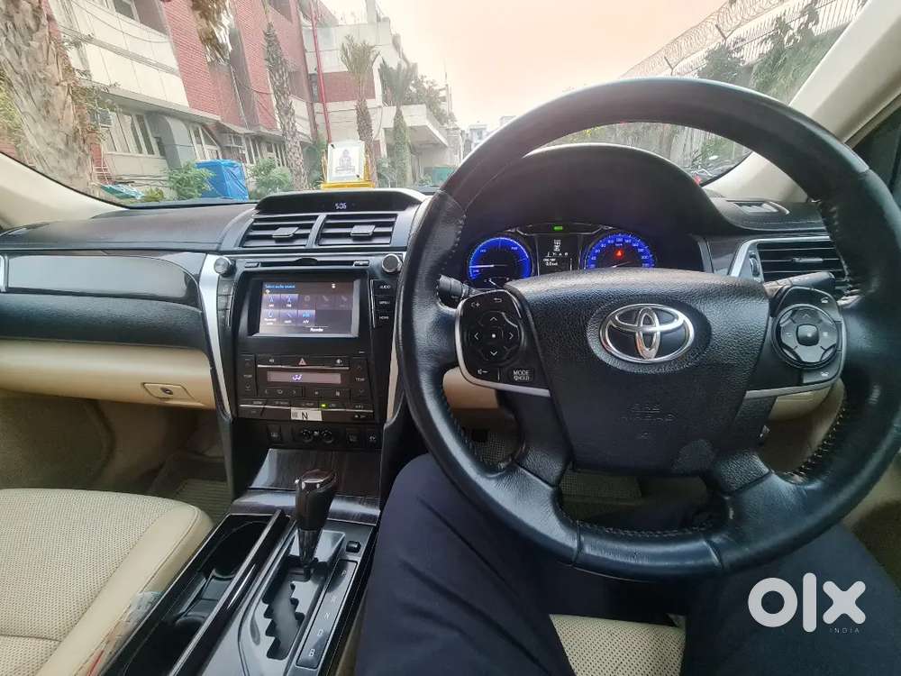 2016 Toyota Camry Hybrid At  1 Owner  Company Maintained