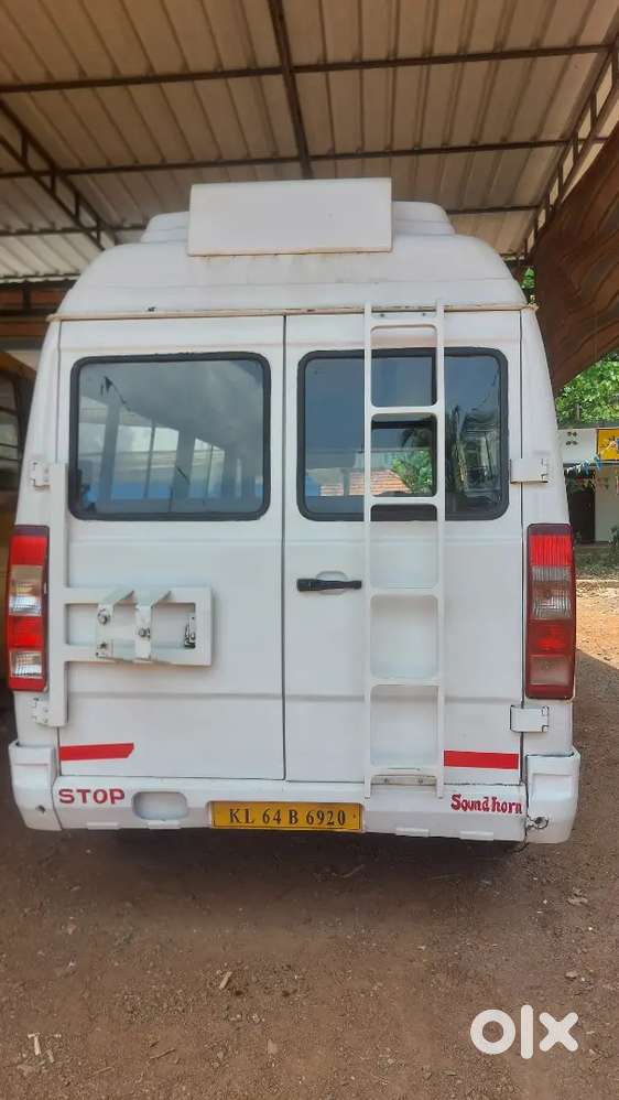 Traveller 12 Seat