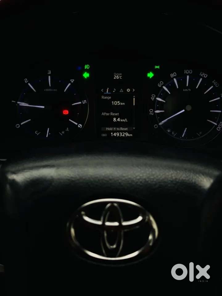 Toyota Innova Crysta 2.4 V 7 Str, 2016, Diesel