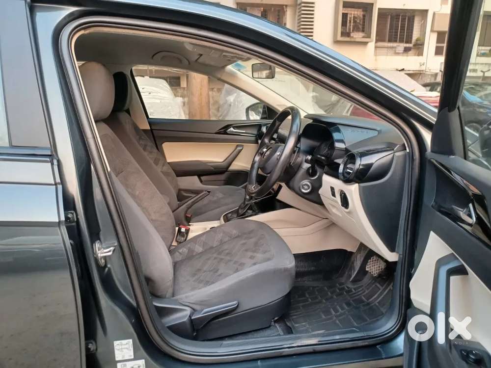 Skoda Slavia Ambition 1.0l Tsi At, 2022, Petrol