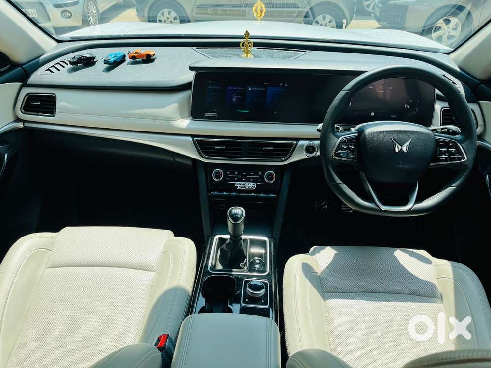 Mahindra Xuv700 2.2 Ax 7 Diesel Mt Luxury Pack Str, 2024, Diesel