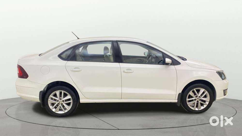 Skoda Rapid 1.6 Mpi At Style, 2017, Petrol