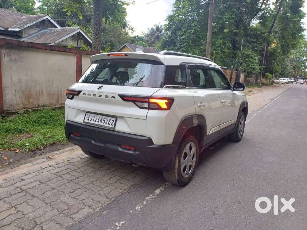 Maruti Suzuki Brezza 1.5 Lxi Smart Hybrid, 2024, Petrol