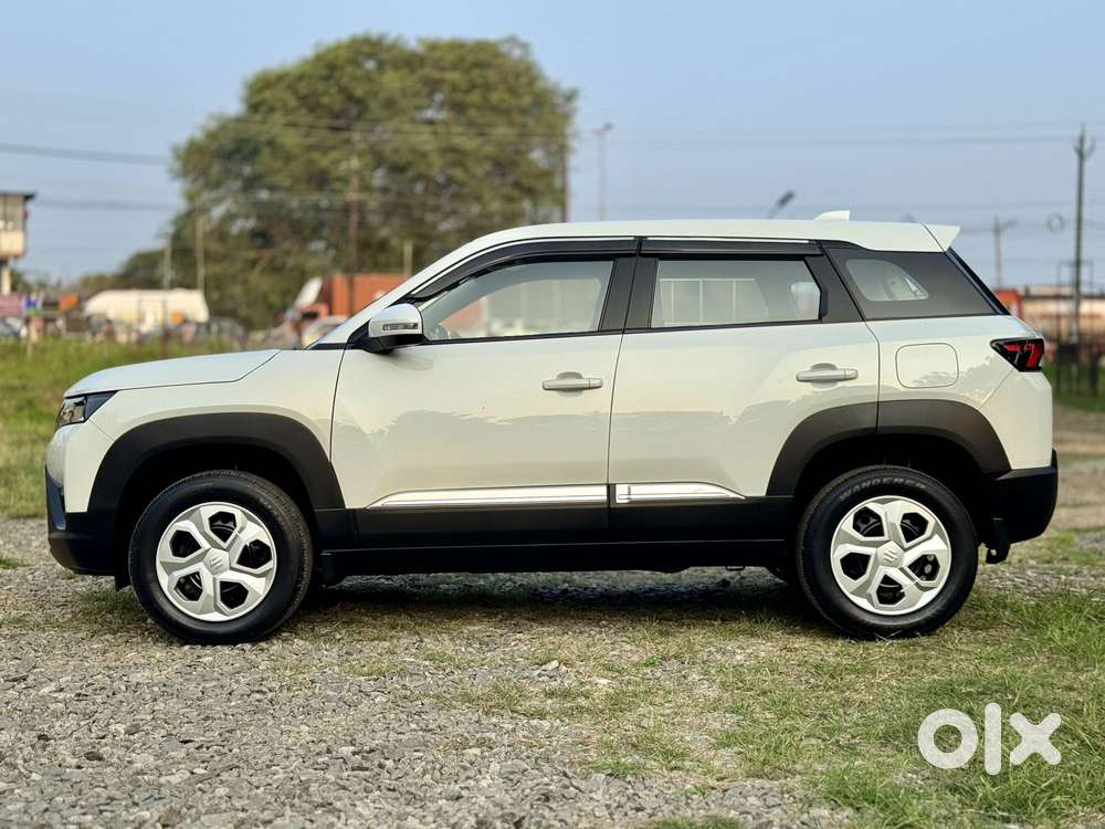 Maruti Suzuki Brezza 1.5 Lxi Smart Hybrid, 2024, Petrol