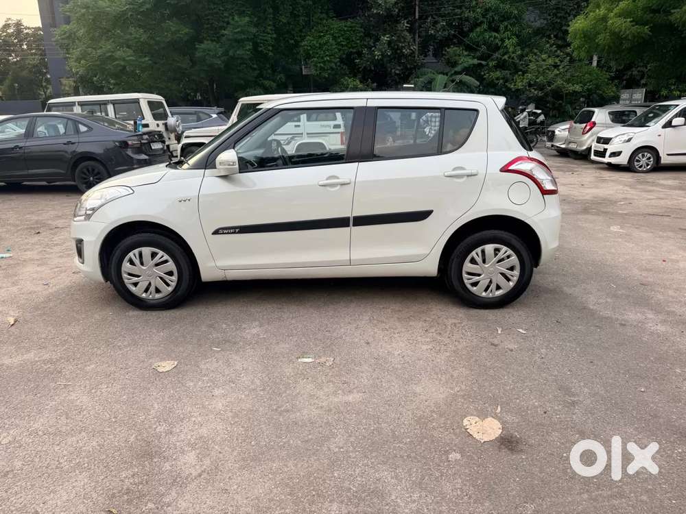 Maruti Suzuki Swift Vxi, 2015, Petrol