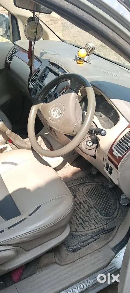 Toyota Innova 2007 Diesel 300000 Km Driven
