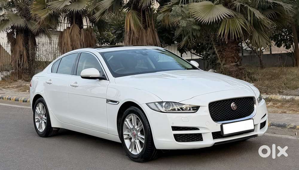 Jaguar Xe Portfolio, 2019, Petrol