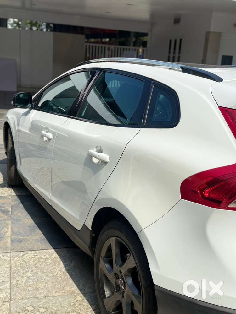 Volvo V40 Cross Country 2016 Diesel Good Condition