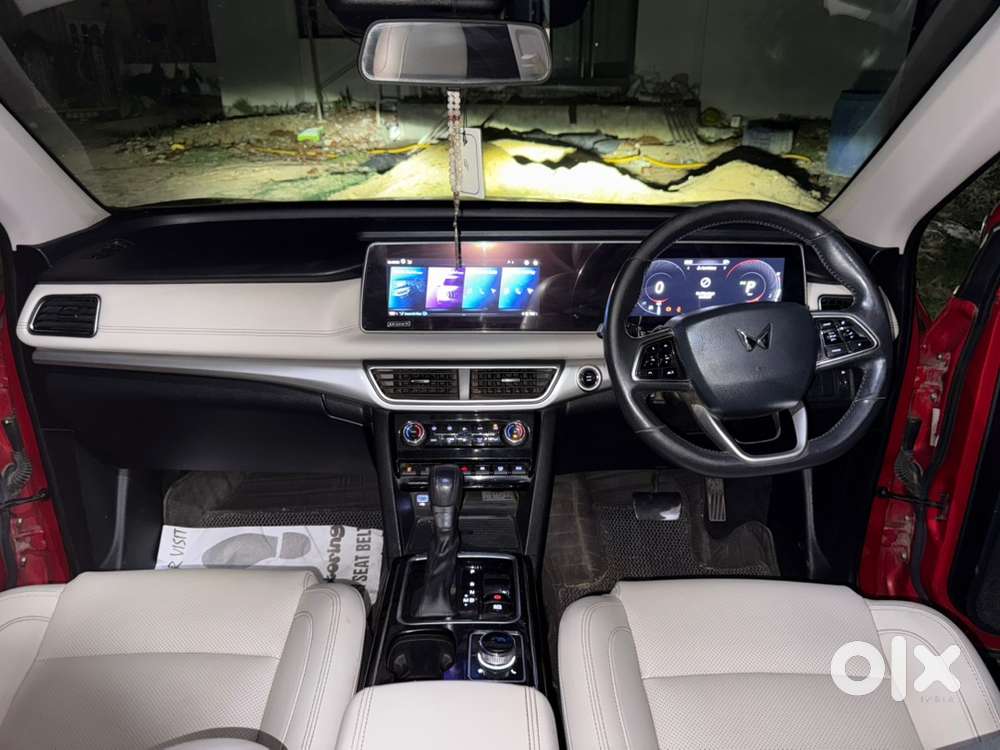 Mahindra Xuv700 Ax7l Diesel Automatic (2022)