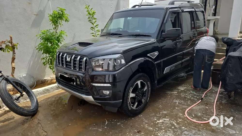 Mahindra Scorpio S10 Diesel 2015