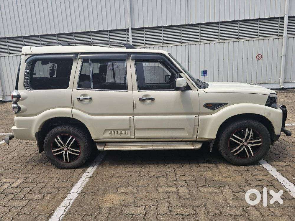 Mahindra Scorpio S4, 2015, Diesel
