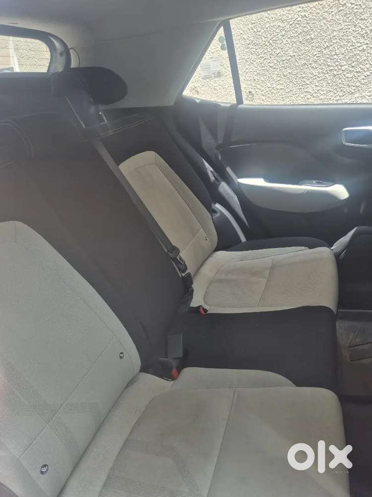 Hyundai Venue 2024 Petrol Well Maintained