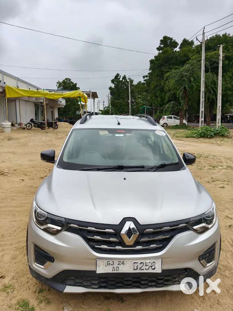 2022 Renault Triber 2nd Owner At 4,00,000/-