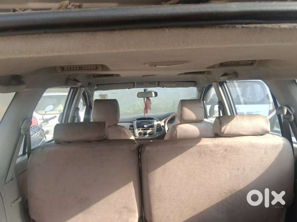 Toyota Innova 2.5 E Diesel Ms 8-seater, 2012, Diesel