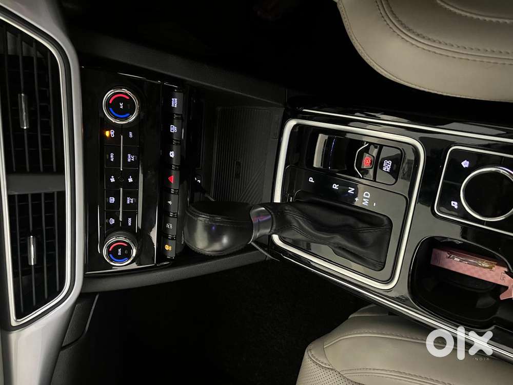 Mahindra Xuv700 2.2 Ax 7 Diesel At Luxury Pack Str, 2022, Diesel