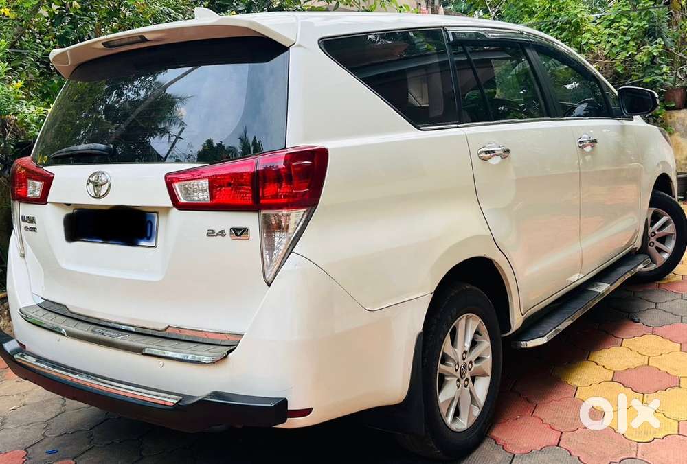 Toyota Innova Crysta 2016 Diesel 180000 Km Driven