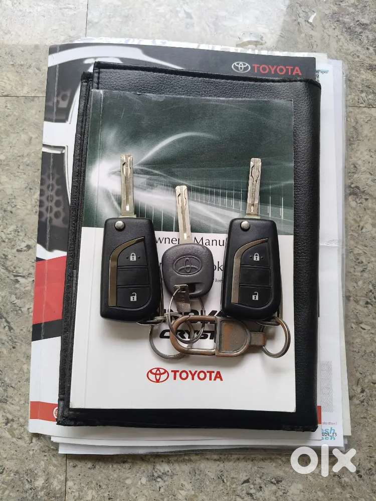 Toyota Innova Crysta G 8 Diesel 2017