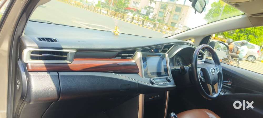 Toyota Innova Crysta 2.4 V 8 Str, 2017, Diesel