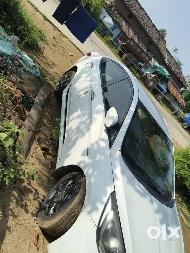Hyundai Fluidic Verna 2012