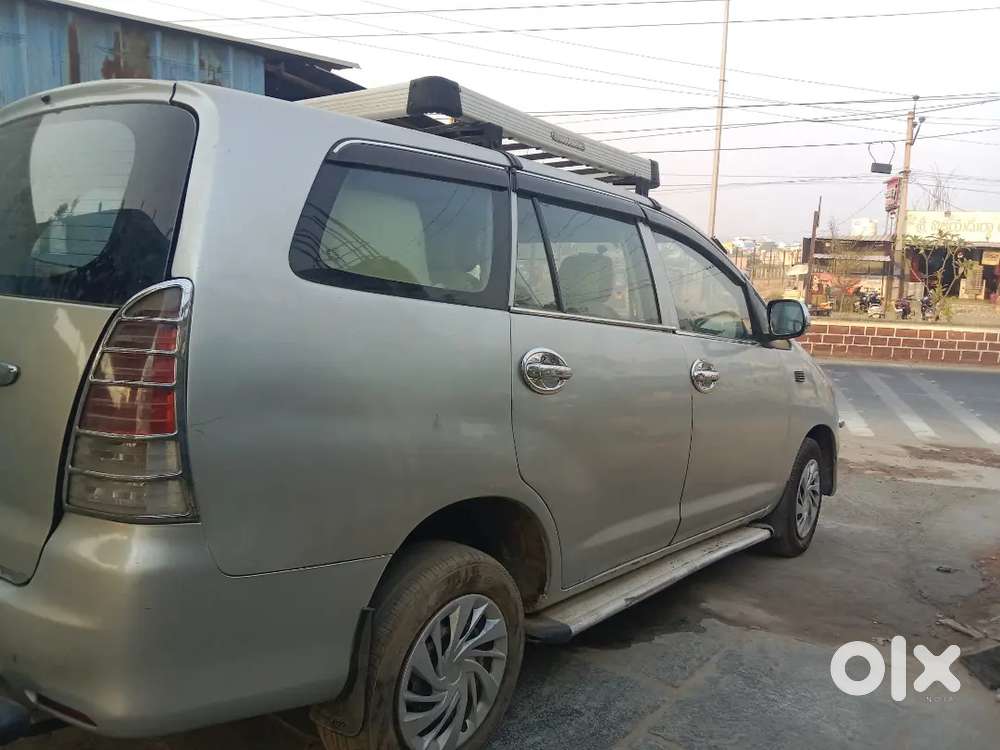 Toyota Innova 2007 Diesel 300000 Km Driven