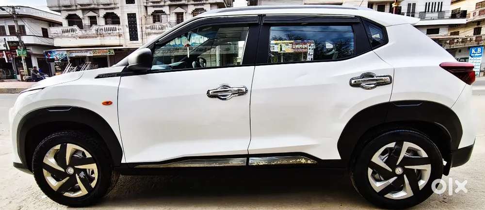 Nissan Magnite 2023 Cng & Hybrids 100000 Km Driven