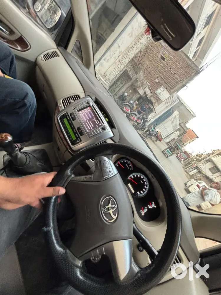 Toyota Innova Hycross 2.0 G-slf 2014