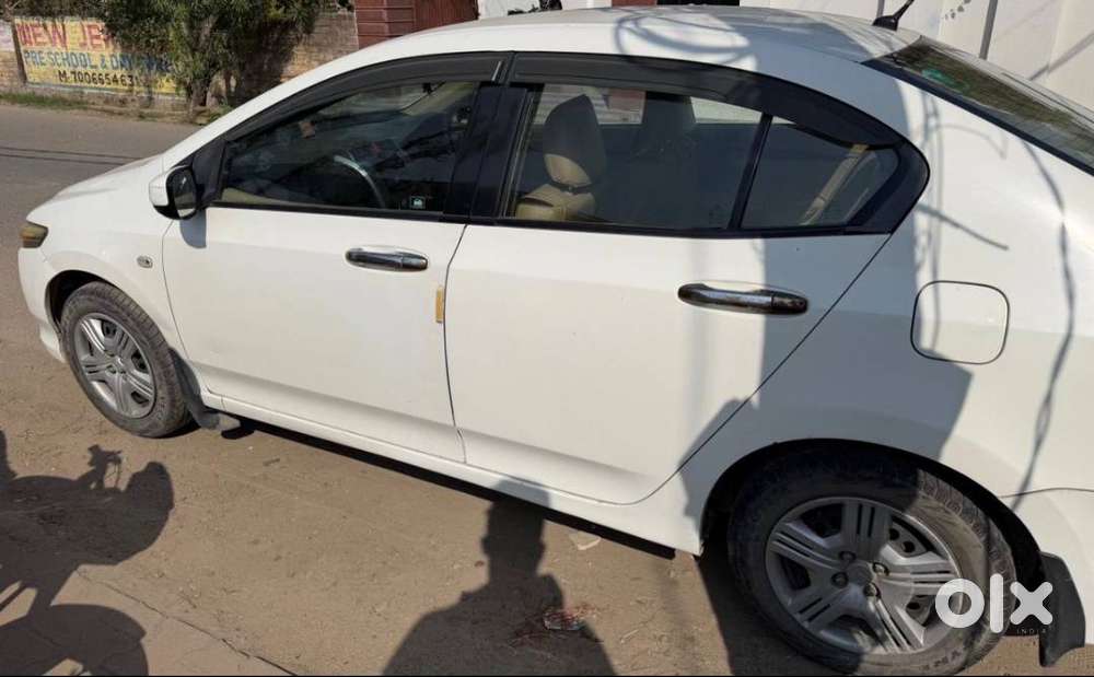 Honda City 2011 Petrol White Colour