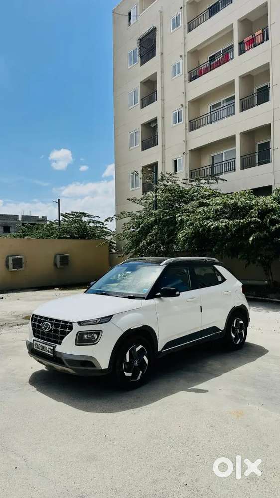 Hyundai Venue 2020 Petrol Well Maintained