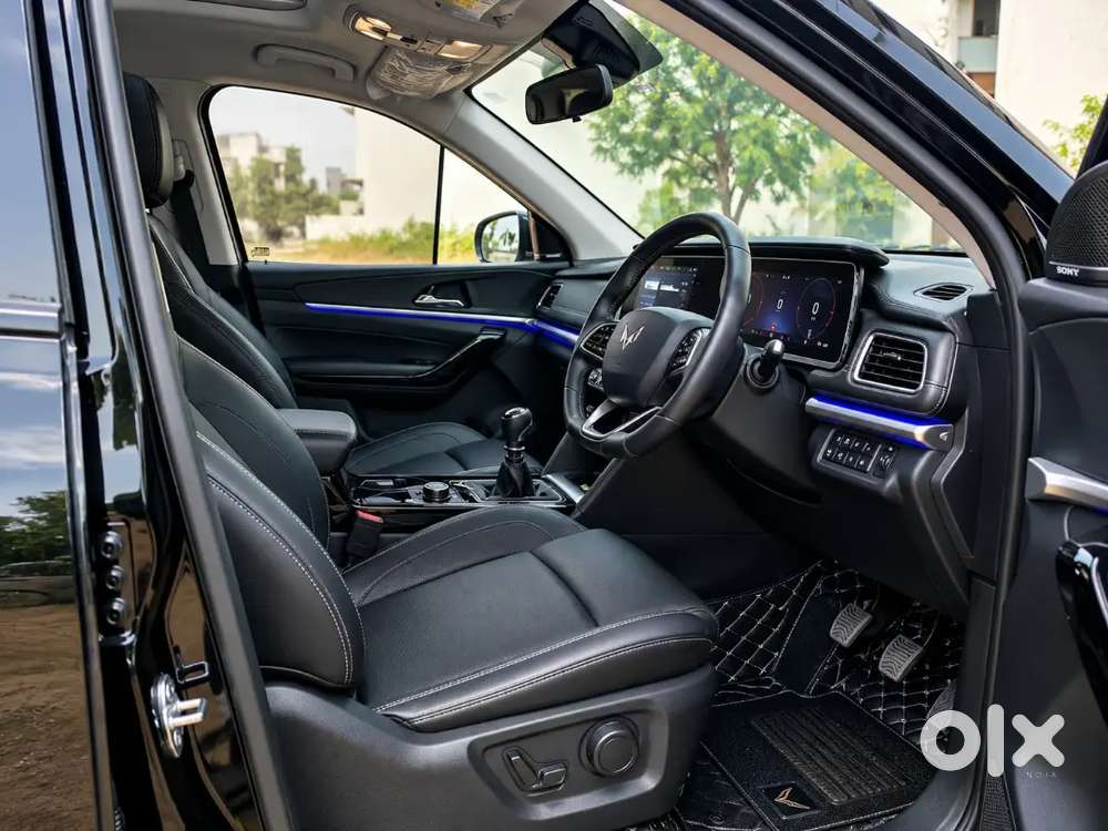 Mahindra Xuv700 2025 Diesel 20000 Km Driven