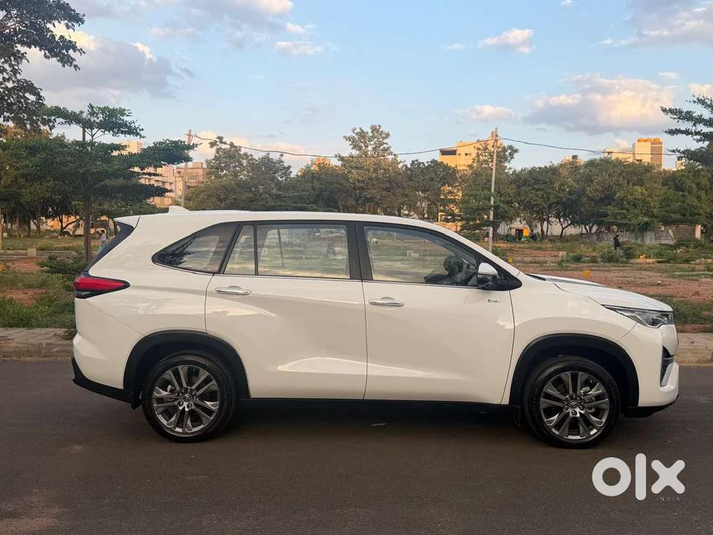 Toyota Innova Hycross 2.0 Zx (o) Hybrid 7 Str, 2026, Petrol