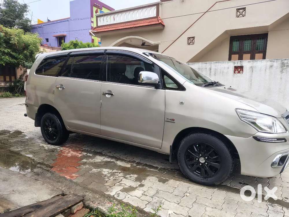 Toyota Innova 2.5 V 2011 Top Model