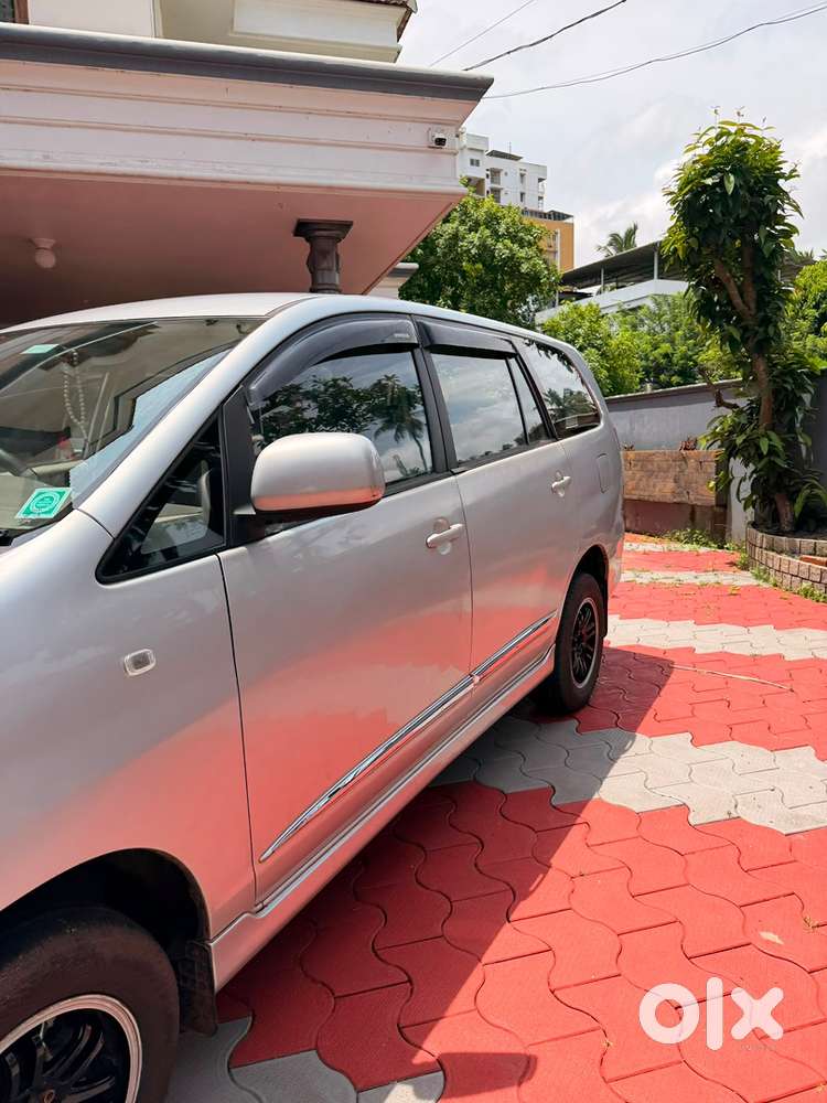 Toyota Innova Diesel 2012