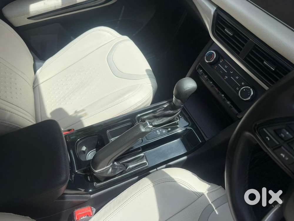 2022 Mahindra Xuv 700 Ax5 Automatic