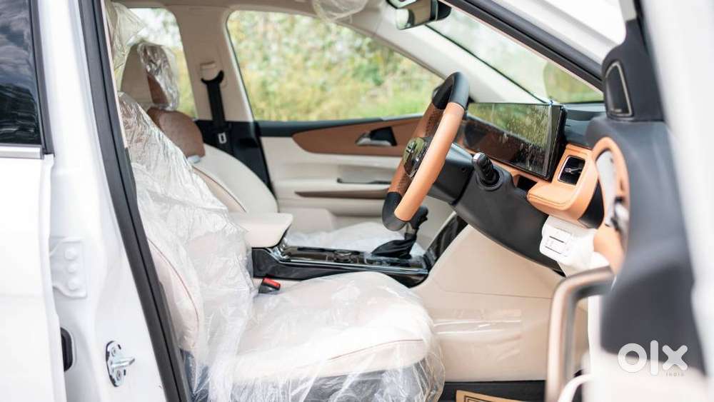 Mahindra Xuv 7xo Ax, 2026, Petrol