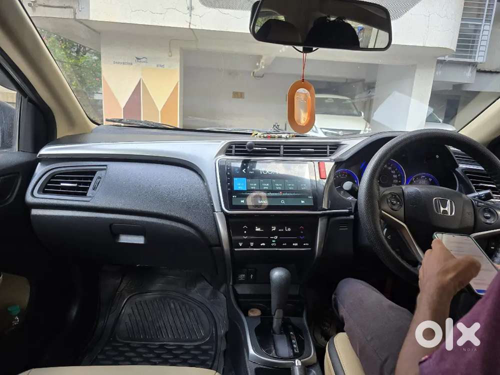 *honda City 
*1.5 Sv Mt(idtech)  1.5 S Mt
* 2014
* 9.3 K
* G Brown M
*