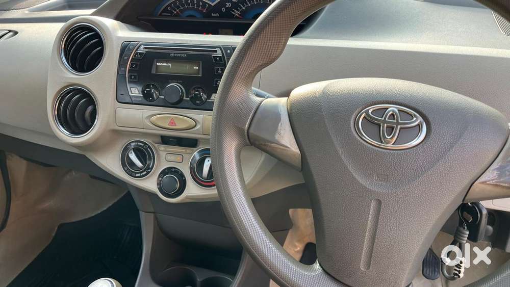 Toyota Etios 2013-2014 V Sp, 2013, Petrol