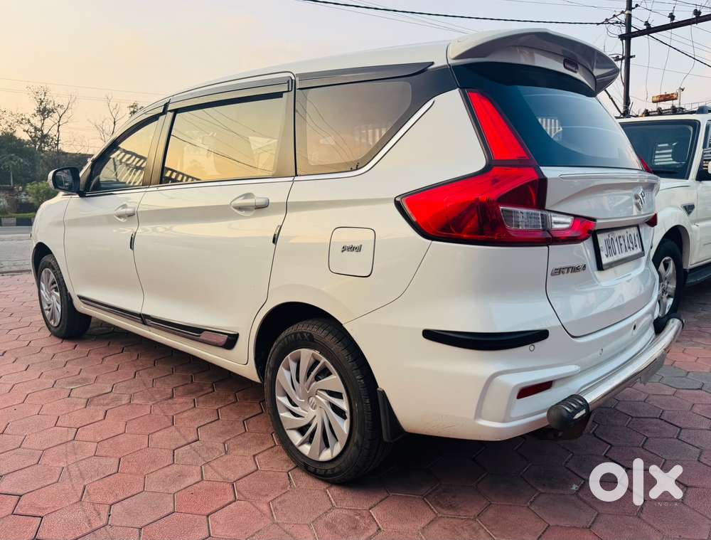 Maruti Suzuki Ertiga Vxi Abs Bs Iv, 2025, Petrol