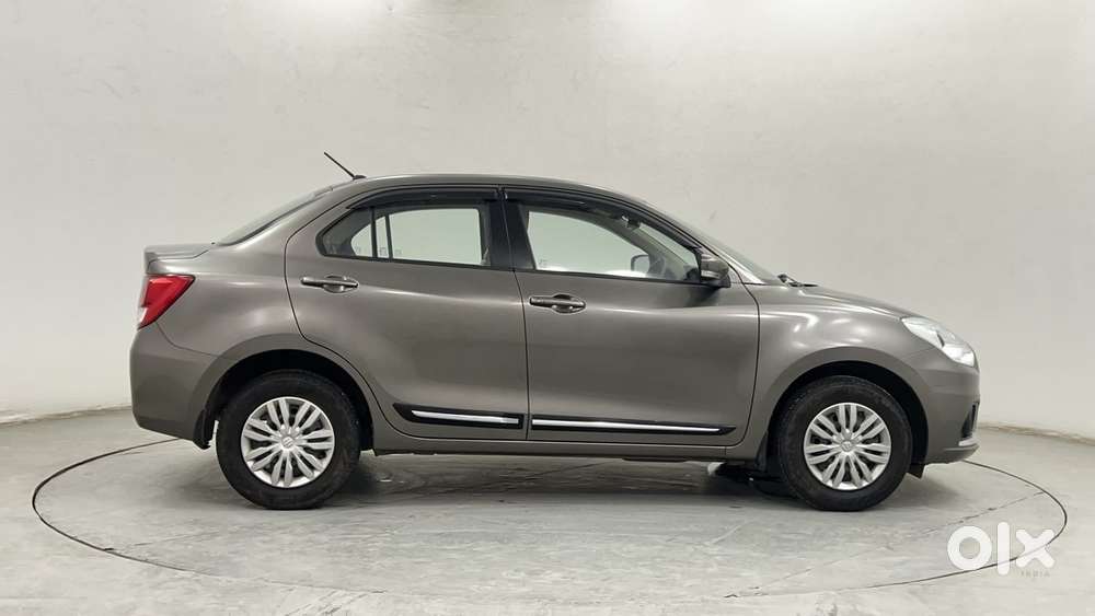 Maruti Suzuki Dzire Vxi Ags, 2022, Petrol