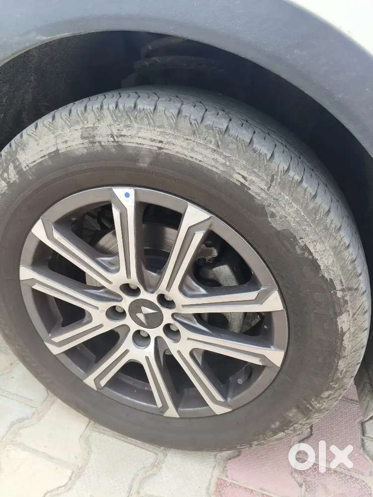 Mahindra Xuv700 2025 Diesel 16000 Km Driven