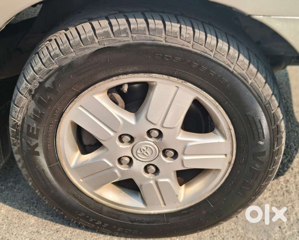 Toyota Innova 2004-2011 2.5 V Diesel 8-seater, 2007, Diesel