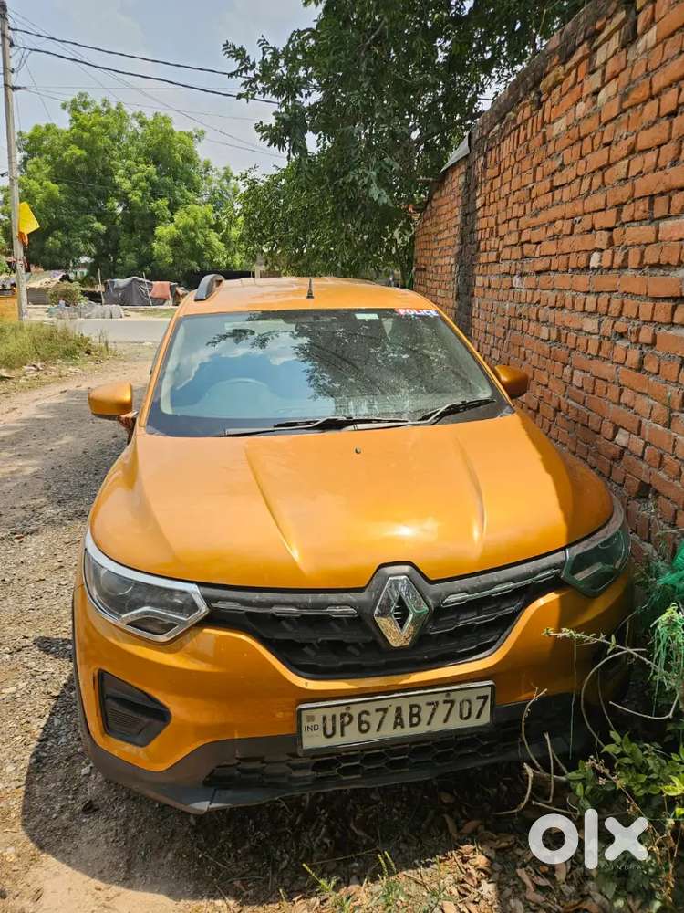 Charo Tyer New H Aur Battery Bhi 7 Seater Car