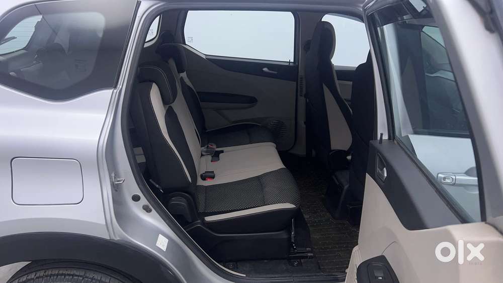 Renault Triber Rxz Easy-r Amt, 2022, Petrol