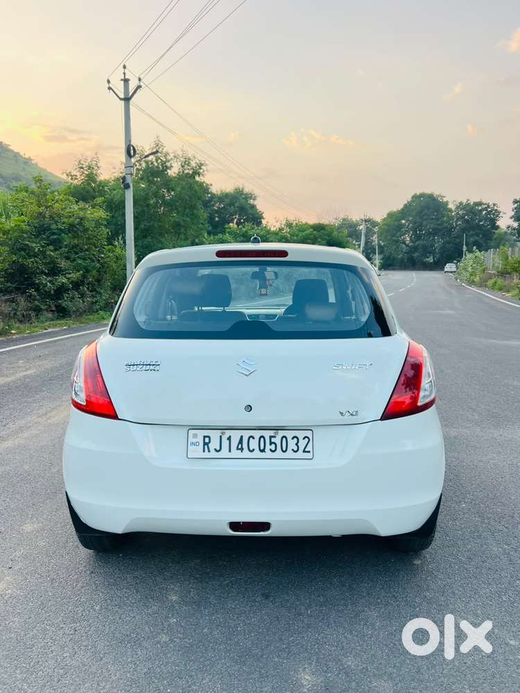 Maruti Suzuki Swift Vxi + Manual, 2012, Petrol
