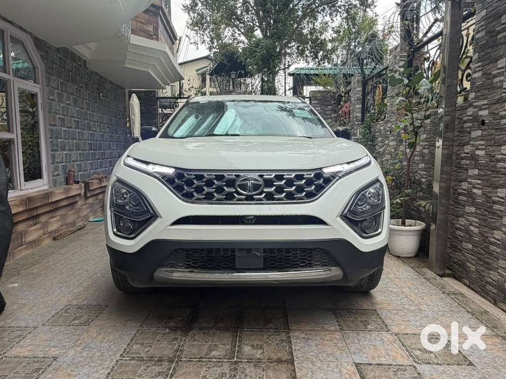 2023 Tata Safari Automatic Diesel(7sxza+o) Or White