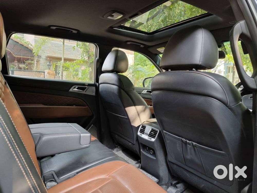 Mahindra Alturas G4 4x2 At, 2022, Diesel